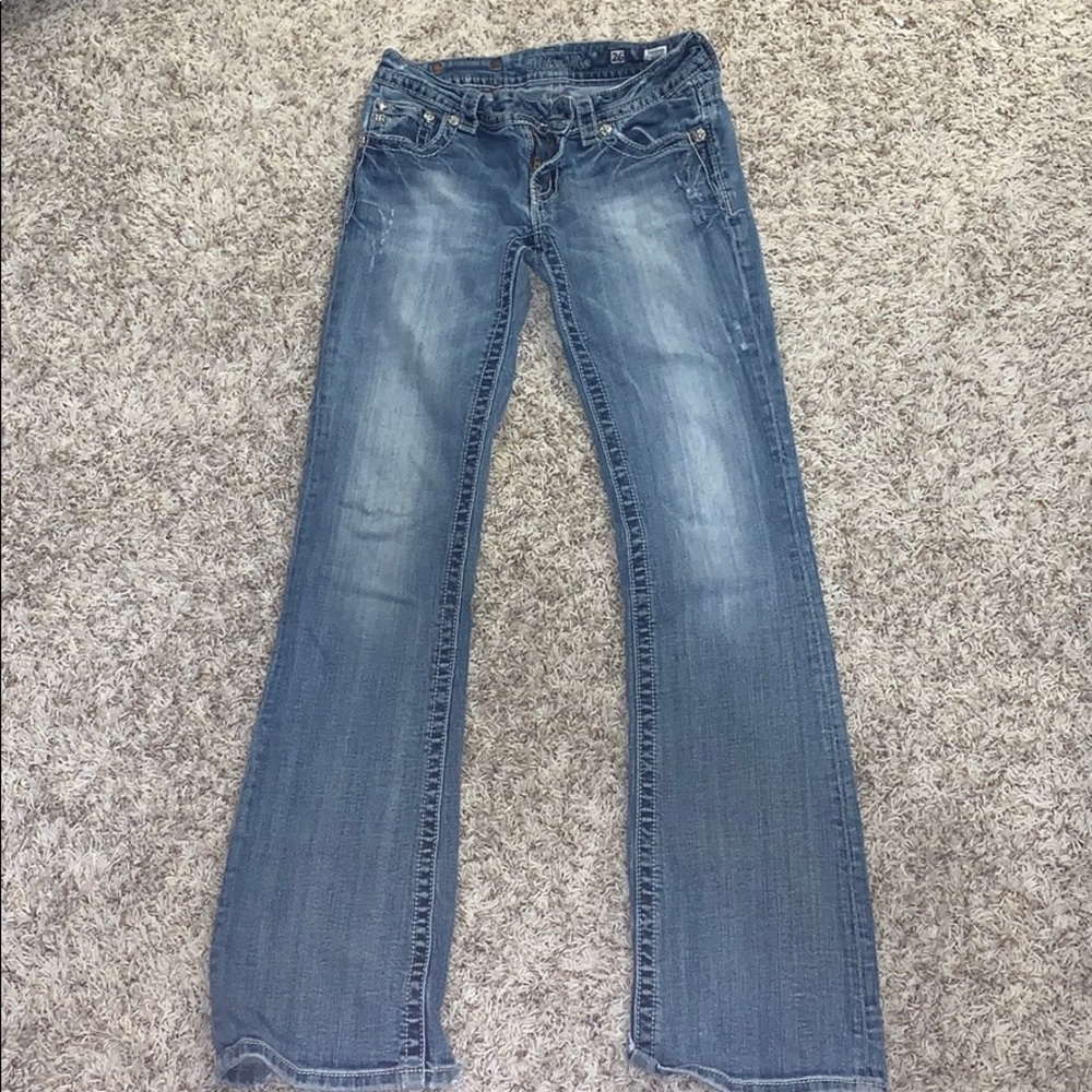 Miss Me Jeans missing button